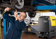 Mäntäkompressori i.Comp 9 Tower T sopii täydellisesti autokorjaamoille.